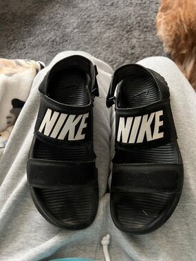 Nike Black and White Kids Velcro Strap Sandals